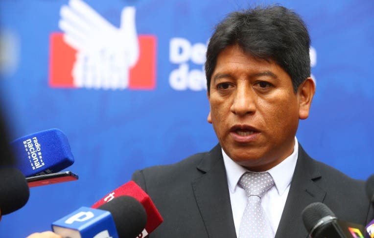 Denuncian a defensor del Pueblo por presunto nombramiento ilegal de militante de APP
